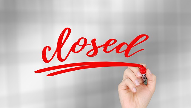Chiusura e cancellazione società: chi paga i debiti?